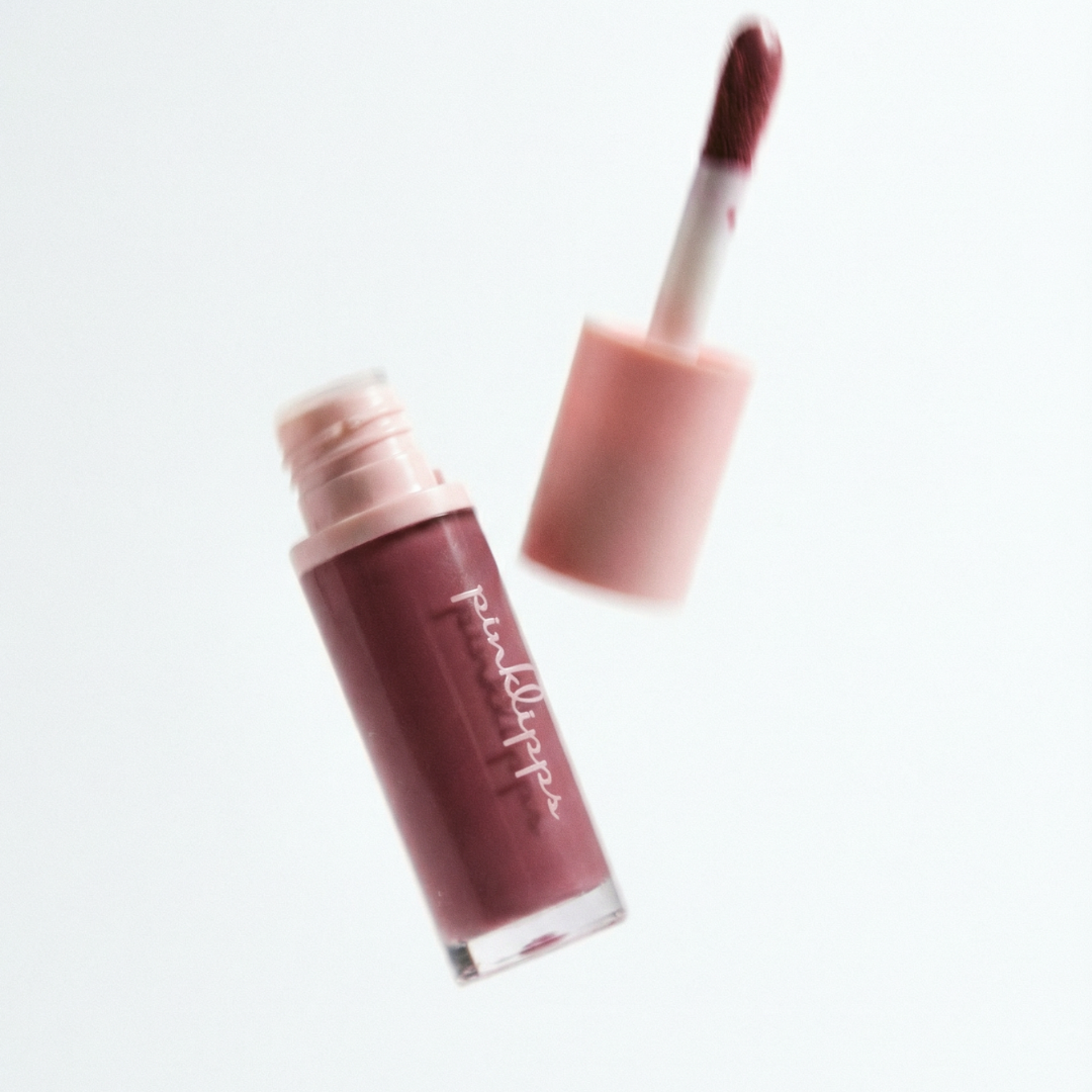 Pink Lipps Rich Everlasting Liquid Blush in bright berry shade