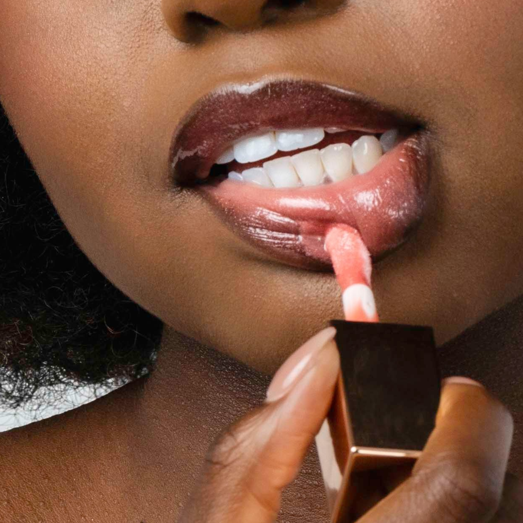She's All That Glow Lip Oil